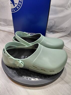 NEW Birkenstock Womens Profesional Air 2.0 Poly Clog/Sandal Matcha Green EU39